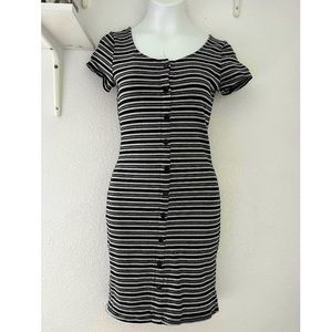 🖤⚪️Black, white and grey dress.